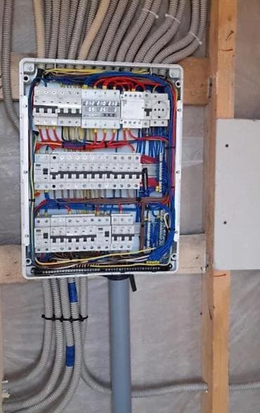 güneş elektrik paneli: Elektrik lövhələrinin yığılması və daxili elektrik montajı xidməti - — 3