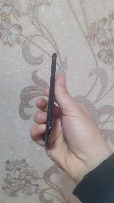 a 72 qiyməti: IPhone 7, 128 GB, Jet Black — 3