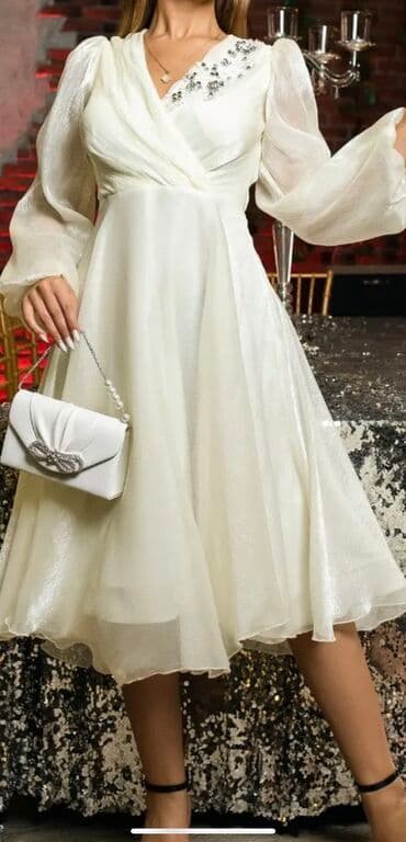 zerli ştapel fason: Платье размер 40 Новое. 25azn — 2