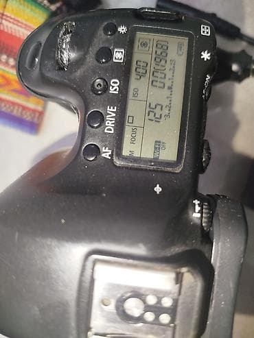 canon 6d mark ii: Canon 6D satılır, fotoaparat normal vəziyyətdə. üstündə 1 dənə 16qb SD — 5
