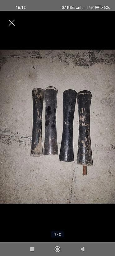 ayaqlar: Qədimi şokalad rəngi olan 5 ədədi - 50 man. sovetdən qalma şkafların — 5