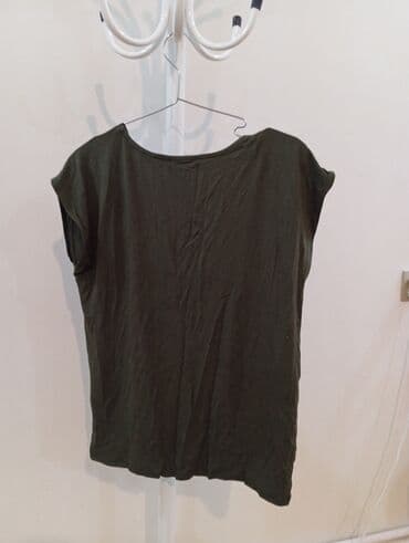 Hicab: Qadın bluzası – M ölçü - Rəng: zeytun/qaranlıq yaşıl - Model: ön — 2