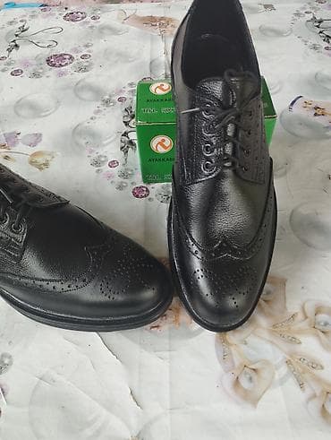 makasin kişi: Klassik qara broq üslublu kişi ayaqqabısı - Material: qara rəngli — 1