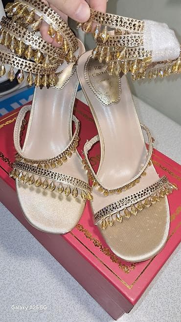 charles keith az: Ölçü: 38, rəng - Qızılı, Yeni — 1