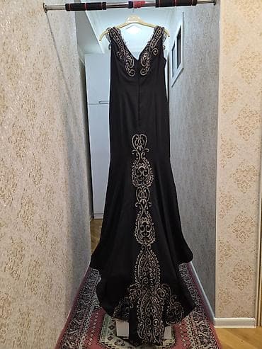 Toy paltarları və aksesuarları: Zərif gecə/libas – qara rəngdə, payet və muncuq işləməli - Model — 2