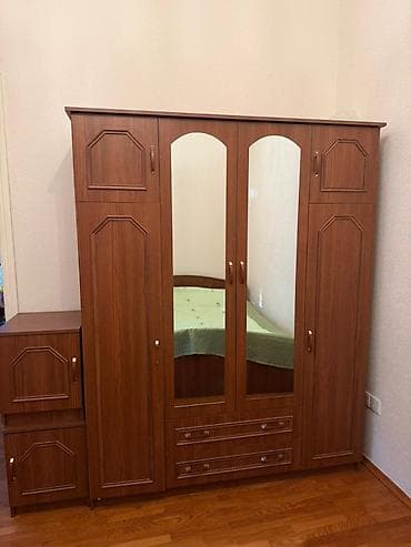 Satılır: Yataq və Şkaf ✅ Material: Taxta ✅ Vəziyyəti: İkinci əl olsa