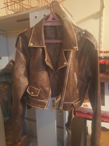 Volkswagen: Qadın üçün qısa model dəri gödəkçə - Rəng: tünd qəhvəyi - Stil — 1