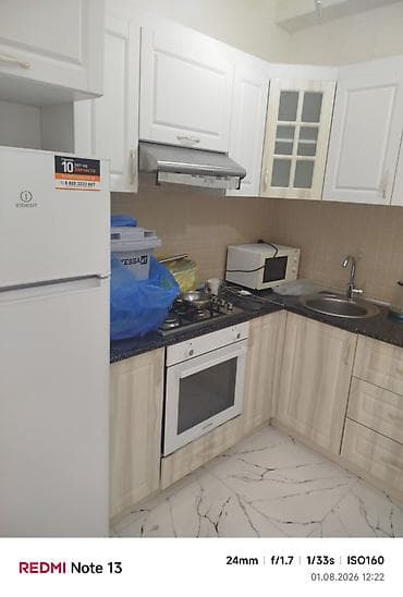 Mətbəx mebeli dəsti – L formalı, üst-altar şkaflarla Xüsusiyyətlər: - — 2