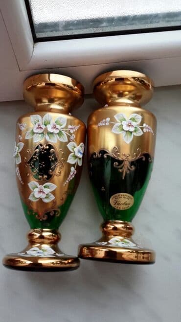 toy gülləri: Bogema vaza, əl işi, Çex malı, yeni. Cütü 120 azn, hündürlüyü 19 sm — 2