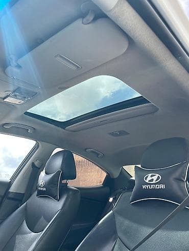 kia optima 2021: Hyundai Elantra: 1.8 l | 2014 il Sedan — 7