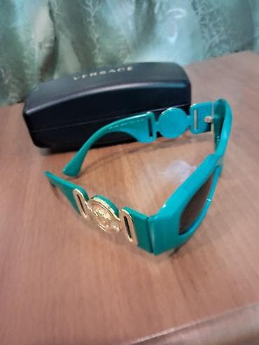 Eynəklər: Gün eynəyi, Versace — 3