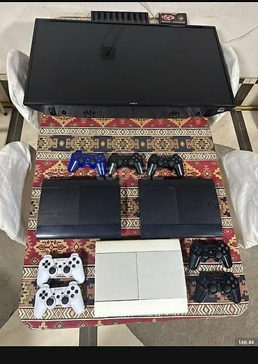 pultlu maşın böyük: PlayStation 3 Super Slim komplekti - 3 ədəd PS3 Super Slim konsolu: 2 — 1