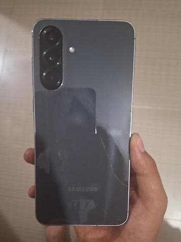 dubai version iphone: Samsung Galaxy A56 5G, rəng - Boz, Simsiz şarj — 2