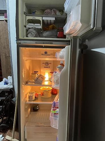 soyuducuların: İki kameralı soyuducu - Yuxarıda dondurucu, aşağıda geniş soyutma — 1