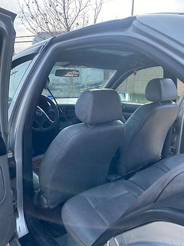 Продажа авто: Volkswagen Jetta: 2 л | 2001 г. Седан — 3