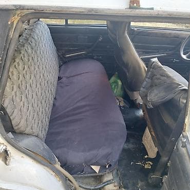 lada oturacaqlar: Lada 2104 universal, ağ rəng. - Kuzov: 5 qapılı universal gövdə, iri — 6