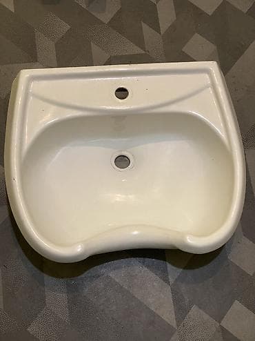 salon ucun kreslolar: Bərbər salonları üçün güzgü və moyka güzgülər 30 azn moyka krantla — 3