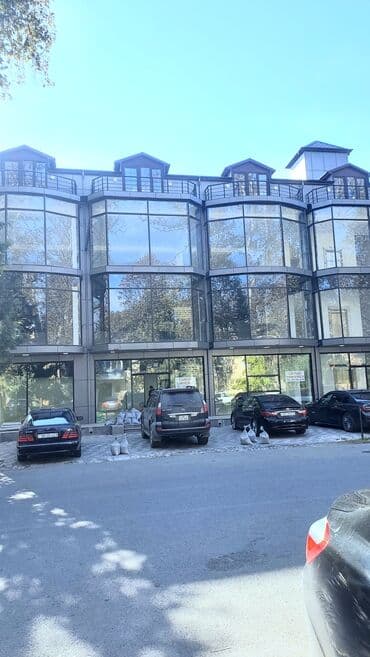 qəbələ kirayə evlər günlük: İcareye verilir. Göyçay ş. tam mərkəzdə çox əla yerdə 3 mərtəbə + — 3