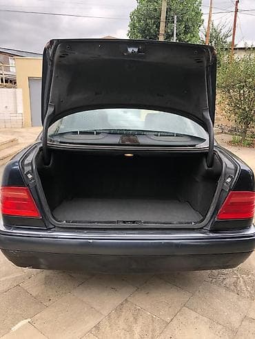 011 maşını: Mercedes-Benz E-Class (E200) sedan - Kuzov: 4 qapılı sedan, Göy rəng — 2