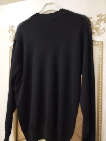 de facto sweatshirt: Palver 44 razmer kişi ücun 2 dəfə geyinilib təzədir dəyərindən aşağı — 1