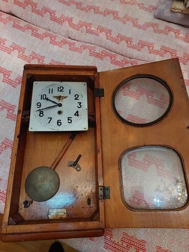işlənmiş saat: Qedimi antik divar saati,coxdandir ishletmirik deye hal-hazirda — 2