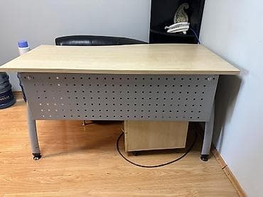 komputer setup: İşlənmiş, Dördbucaq masa — 2