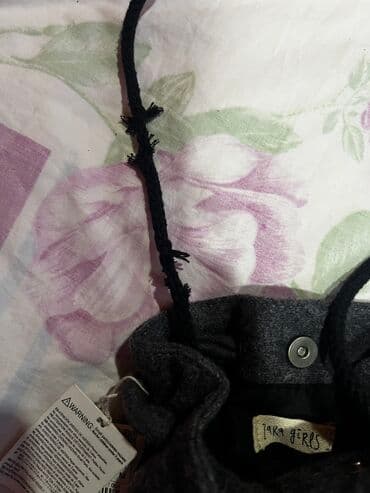 əlbəyaxa döyüş üçün uşaq əlcəkləri: Zara sumka ushaq uchun.
Qlupunda deffekti var — 3