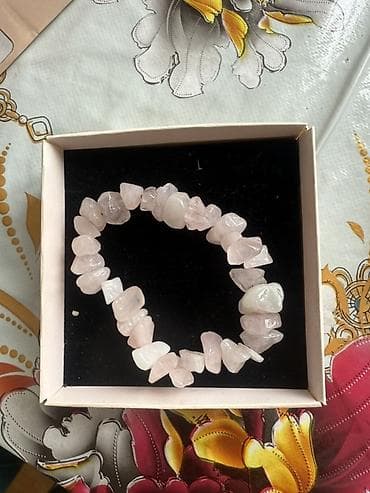 Qol saatları və aksesuarlar: Dəstə daxildir: Bilərzik — 2