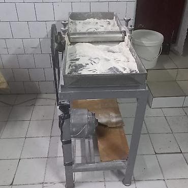 Konteynerlər: Xəmir açan kalka 450₼ 0faza problemsiz sumqaylt

4640 zeyno — 1