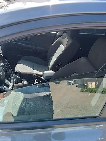 kreditle masin qazel: Kia Ceed: 1.6 l | 2010 il Universal — 4