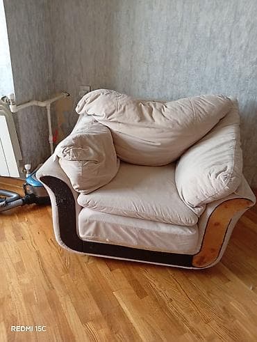 tek kreslo: Bej rəngli yumşaq mebel dəsti - Tərkib: 3 nəfərlik divan + geniş 2 — 2
