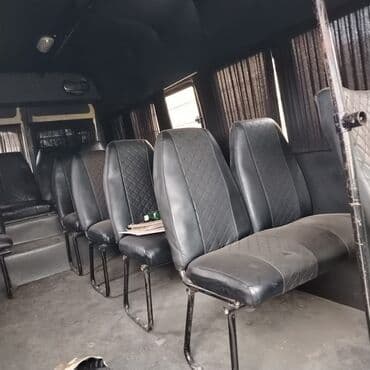 Sərnişin daşıma üçün mikroavtobus Lina və maşın qarışıq 25 m maşında