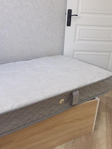 masa kafedrası: Matras satılırtək nəfərlik az işlənmiş. Ölçü 2metr/90sm Qiymət — 3