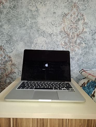 macbook pro 2017: Salam 1.İl İşlənib Heç Bir Problemi Yoxdur. Dəyişən Detal Yoxdu Təcili — 7