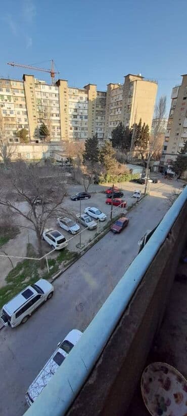 9 ci mikrorayon satilan evler: Bakı, 3 otaqlı, Köhnə tikili, m. Həzi Aslanov, 90 kv. m — 20