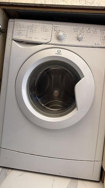 Su qızdırıcı kranlar: Paltaryuyan maşın Indesit, 5 kq, İşlənmiş, Avtomat, Ünvandan götürmə — 1