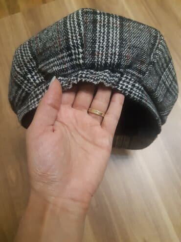 балаклава купить баку: Qizlar ucun payizliq papaq. Ideal vaziyyatda. Olcusu 57sm. Unvan — 3