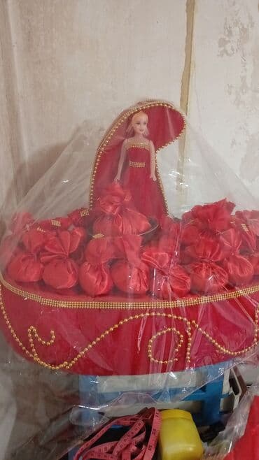 toy ucun hicab baglanmasi: Kuklalı Bəzəkli Xonça - Qırmızı məxmər/parça üzlü, qızılı muncuq — 2