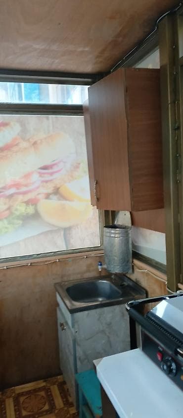 kabab: Profes­sional fast-food avadanlıqları paketi Tərkib: - Elektrik dönər — 4