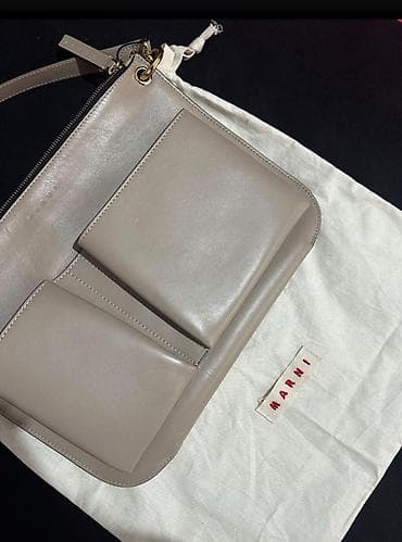michael kors canta qiyməti: Marni Leather Bag
 Like New
450 azn — 2