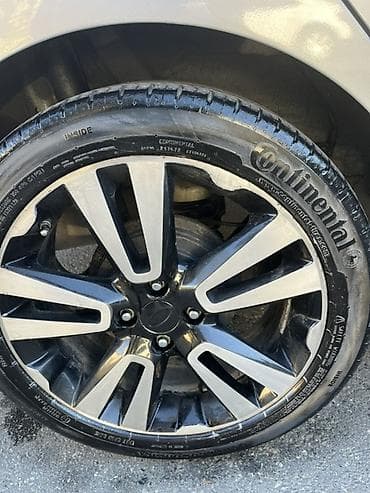 Hyundai: Hyundai Accent sedan – gümüş rəng Əsas xüsusiyyətlər: - Kuzov: 4 — 6