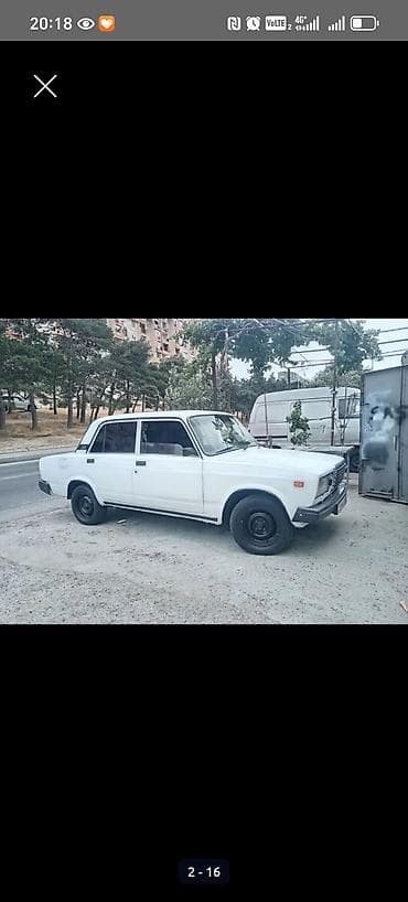 2107 matoru: VAZ 2107, ağ rəng, sedan kuzov, 4 qapı. Kredit mümkündür — 2