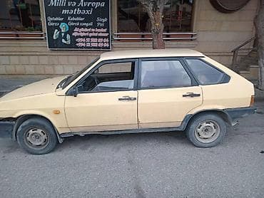 Avtomobil alışı: Qabaq salnikden yag buraxir, ve qabaq ekran deyiwilmelidir, real — 2