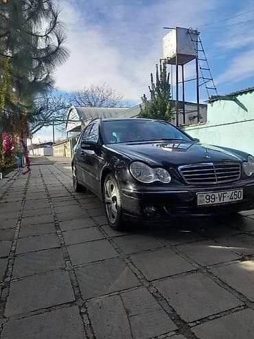 Транспорт: Mercedes-Benz C‑Class sedan - Kuzov: qara rəngli sedan, klassik — 4