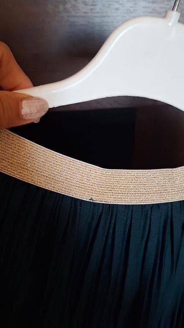 ətək 4850 razmer: Qadınlar üçün plisəli qısa ətək - Rəng: tünd yaşıl - Dizayn: incə — 2