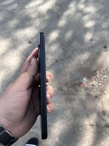 32 gb telefonlar: Poco C75 5G, 256 GB, rəng - Qara, Barmaq izi — 3