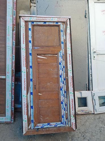 Dekorativ divar panelləri: Taxta qapı dəsti - Material: təbii taxta (klassik panel dizaynlı). - — 1