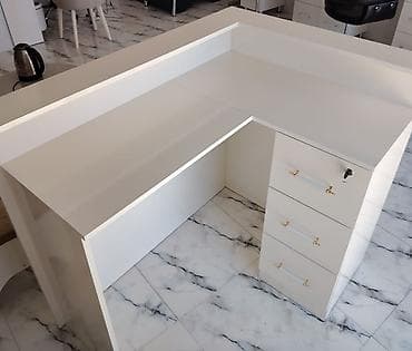 köhnə stollar: Ağ rəngli, U formalı resepsiyon masası / iş masası. Müasir və minimal — 1