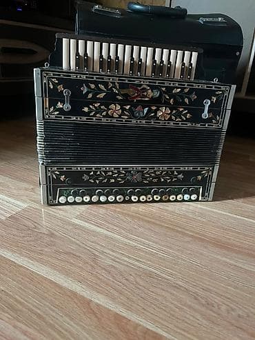 Аккордеоны: Akkordeon – dekorativ naxışlı, pianino klavişli model - Ön paneldə — 2