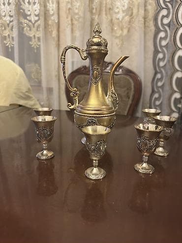 coca cola set serpi: Şərq üslubunda dekorativ içki dəsti - Tərkibi: 1 ədəd qapaqlı — 6